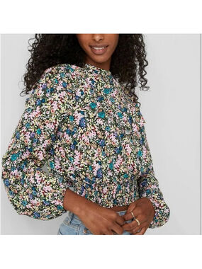 WILD FABLE Size M Floral Ruffled Peasant Long Sleeve Top
